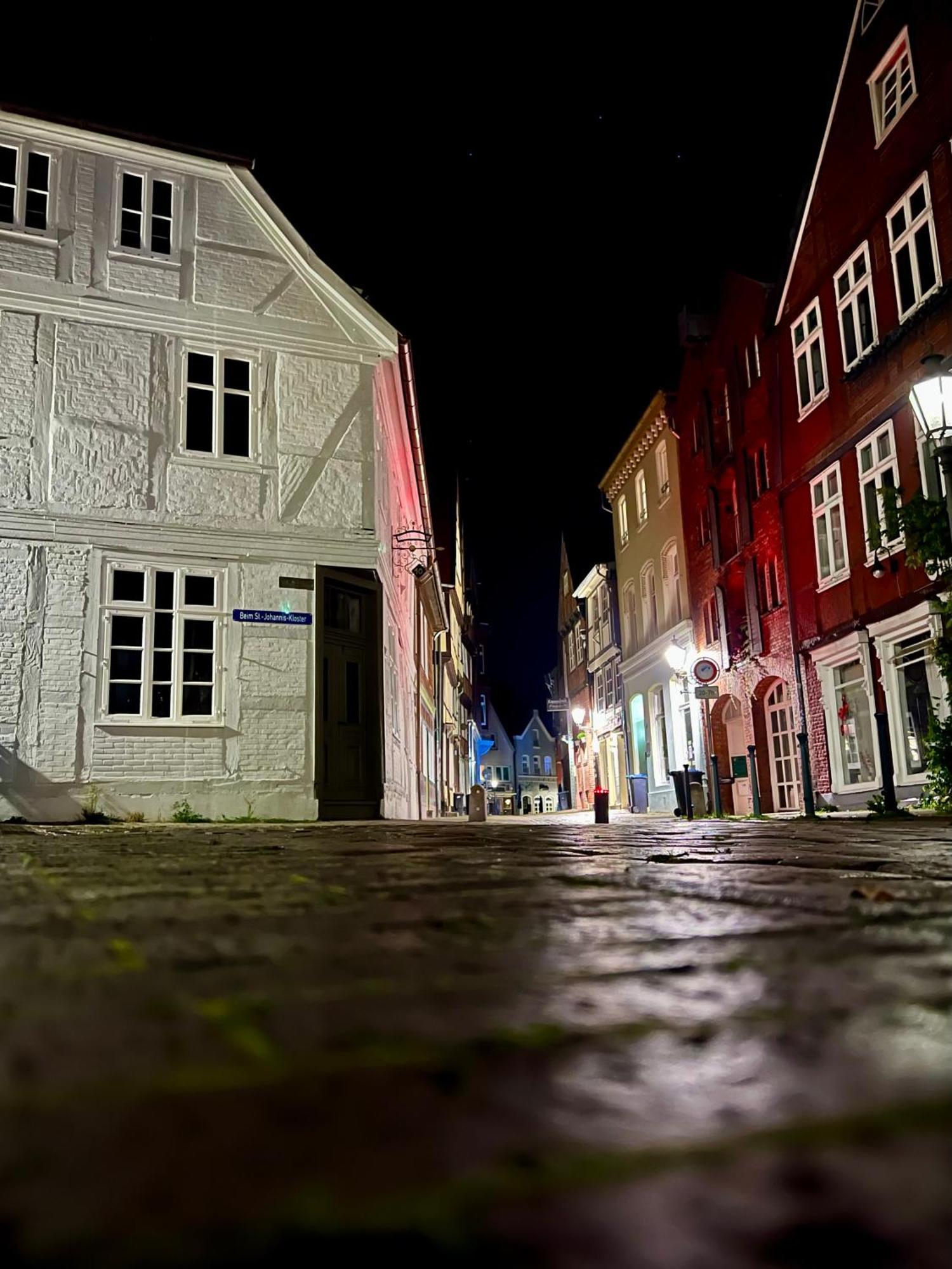 Moderne 2-Zimmer Wohnung! WLAN und Netflix inklusive! Zentral gelegen in der historischen Altstadt! Stade Exterior foto