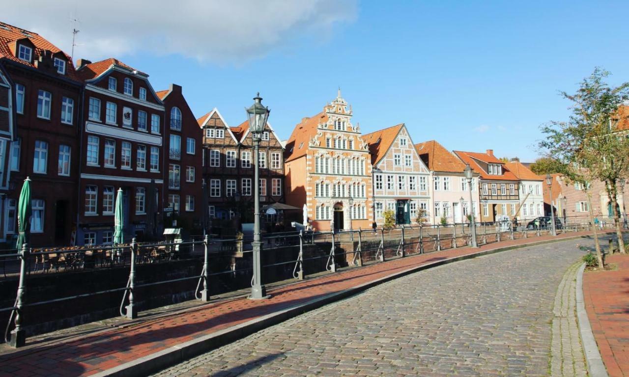 Moderne 2-Zimmer Wohnung! WLAN und Netflix inklusive! Zentral gelegen in der historischen Altstadt! Stade Exterior foto