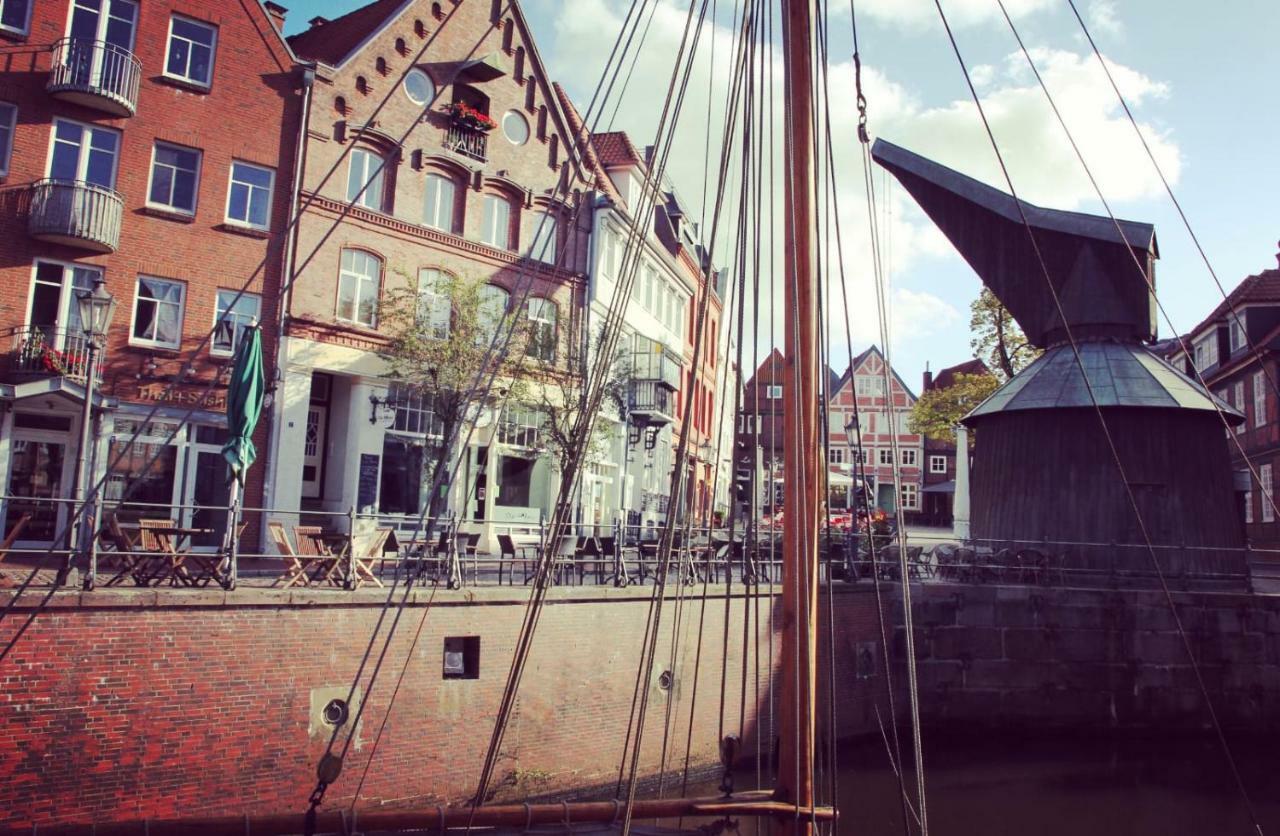 Moderne 2-Zimmer Wohnung! WLAN und Netflix inklusive! Zentral gelegen in der historischen Altstadt! Stade Exterior foto